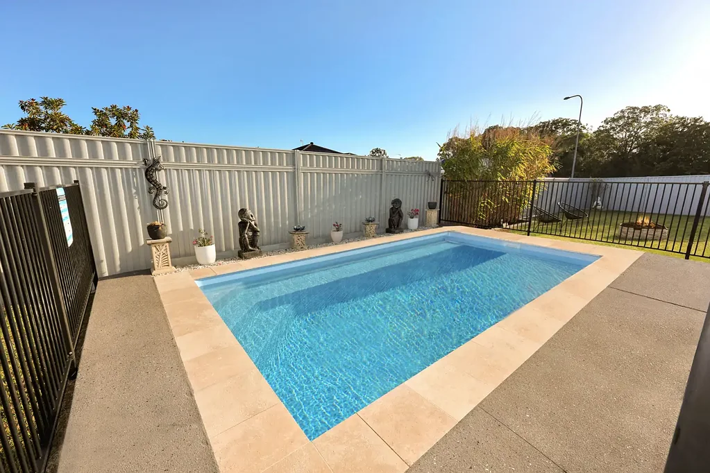 Eli Waters 4房  LEAFY OUTLOOK CORNER BLOCK WITH SPARKLING POOL