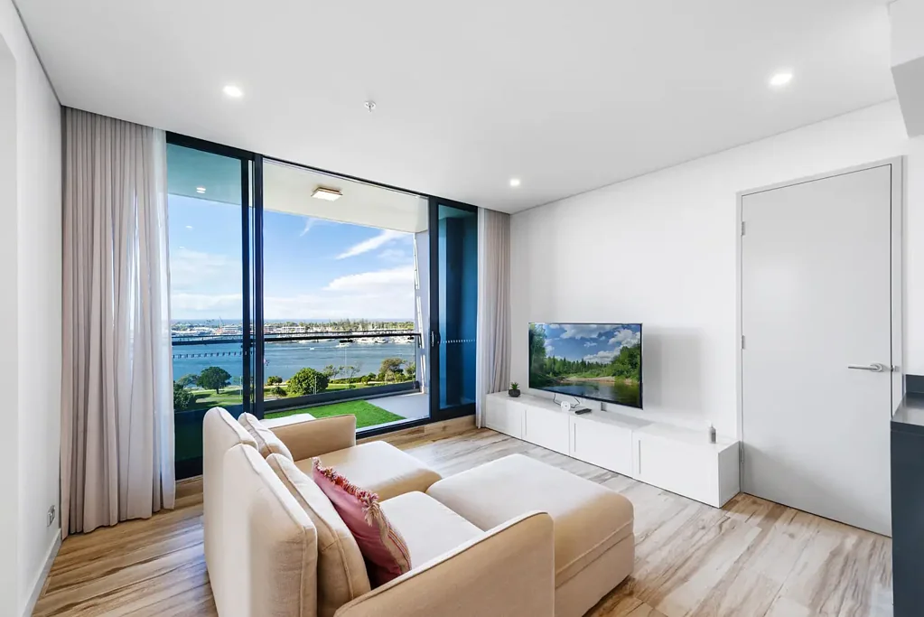 Southport 2chambre Prime North/East Corner With Expansive Views!