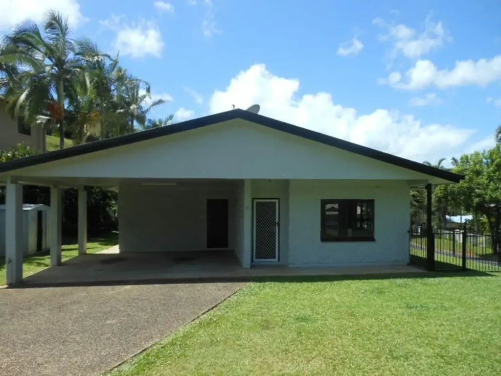 3 BEDROOM HOME IN BAYVIEW HEIGHTS