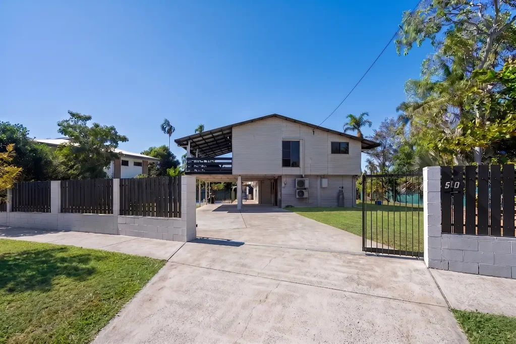 Nakara 5침실 Excellent northern suburbs setting and all the space your family needs!