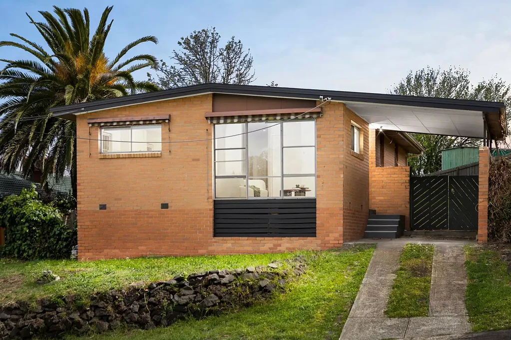 32 Lorraine Crescent, Jacana, VIC 3047