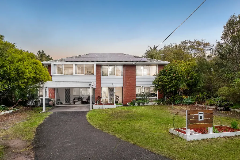 Crib Point 6ਬੈੱਡਰੂਮ Big on Space, Versatile in Living - Dual Living Opportunity on 1,275m²!