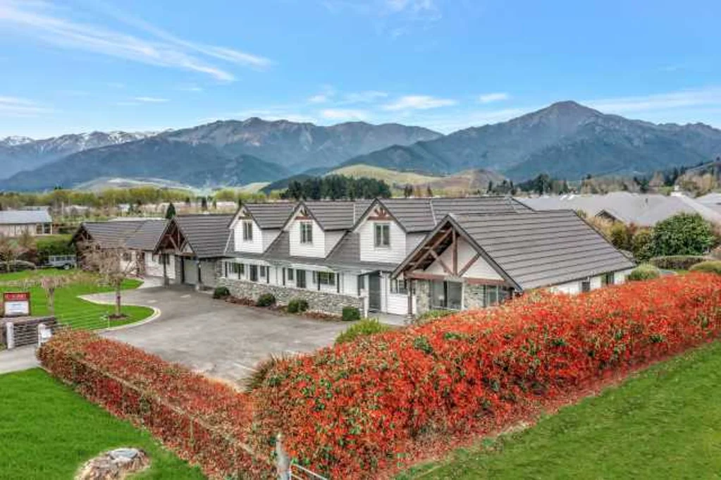 Hanmer Springs 1房  Boutique Home with Income in Alpine Paradise
