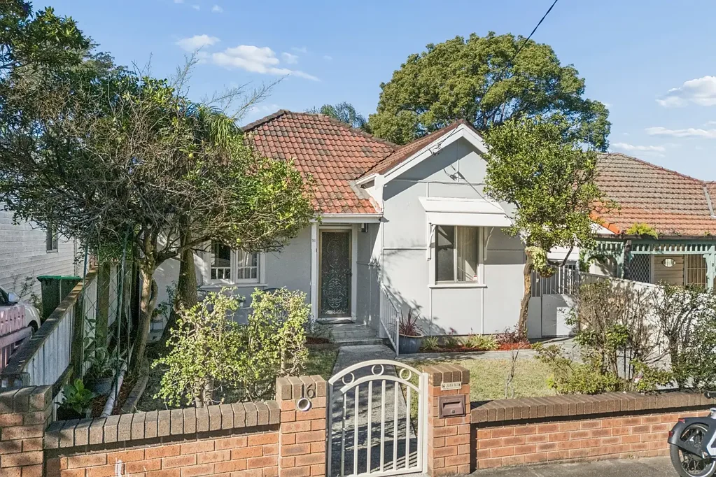 Enfield 4 Slaapkamer An exceptional family landholding with limitless future potential | Deceased Estate