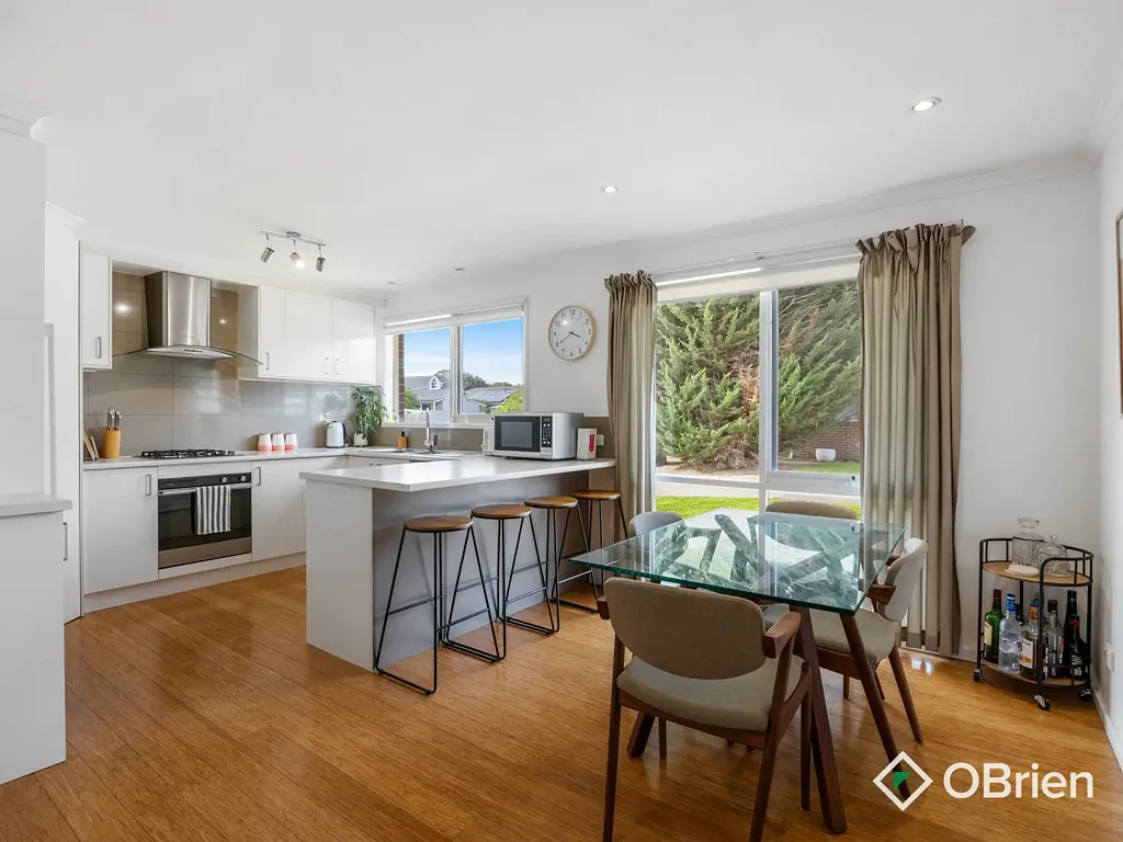 4/32 Clarendon Drive, Somerville, VIC 3912