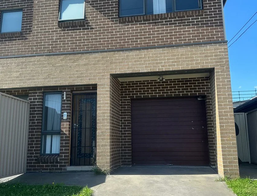 93 Wyong Street, Canley Heights, South Western Suburbs, 4房, 3浴, Apartment