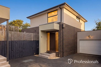 Nunawading 3房 Nunawading 精品社区的时尚低维护生活 Stylish Low-Maintenance Living in a Boutique Nunawading Setting