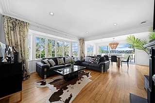 5 Page Point, Mellons Bay, Manukau City