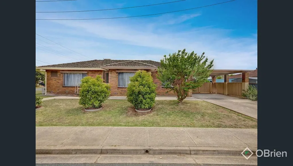 WEST END - CLOSE TO SHOPS & SCHOOLS