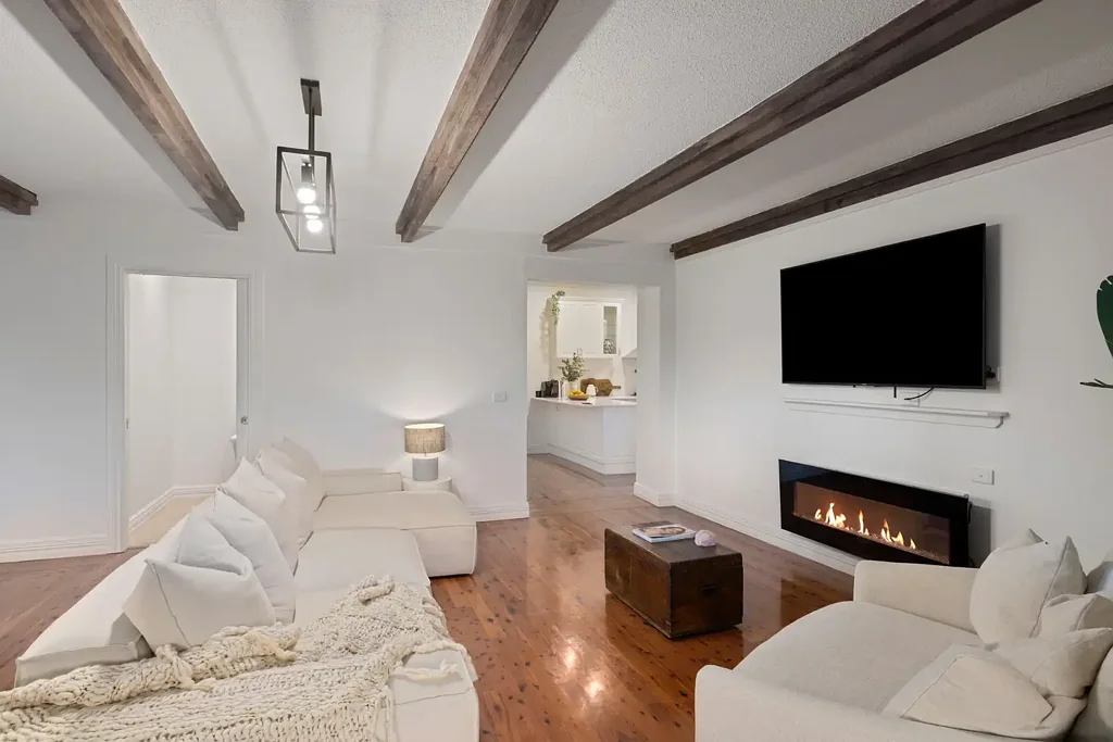 Beautifully Styled Fully Furnished Home - Premium Living in Central Albury.