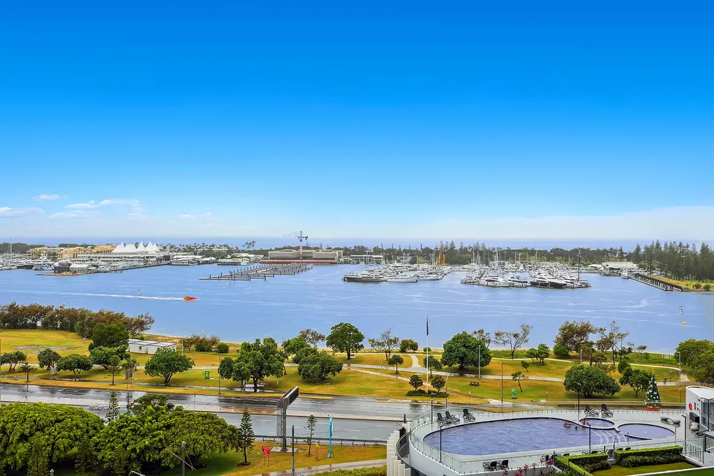 Southport 1غرفة نوم Fifteen floors up, endless Broadwater views below - A blank canvas with limitless potential to make it your own