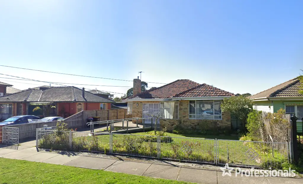 Springvale 3બેડરૂમ Big Potential to invest and Reap the Rewards in Central Springvale!