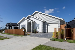 34 Tipu Crescent, Milldale, Rodney