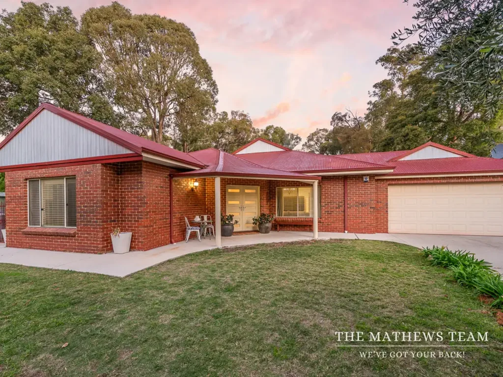 Roleystone 5房  The Complete Family Lifestyle Package on 2,483sqm!