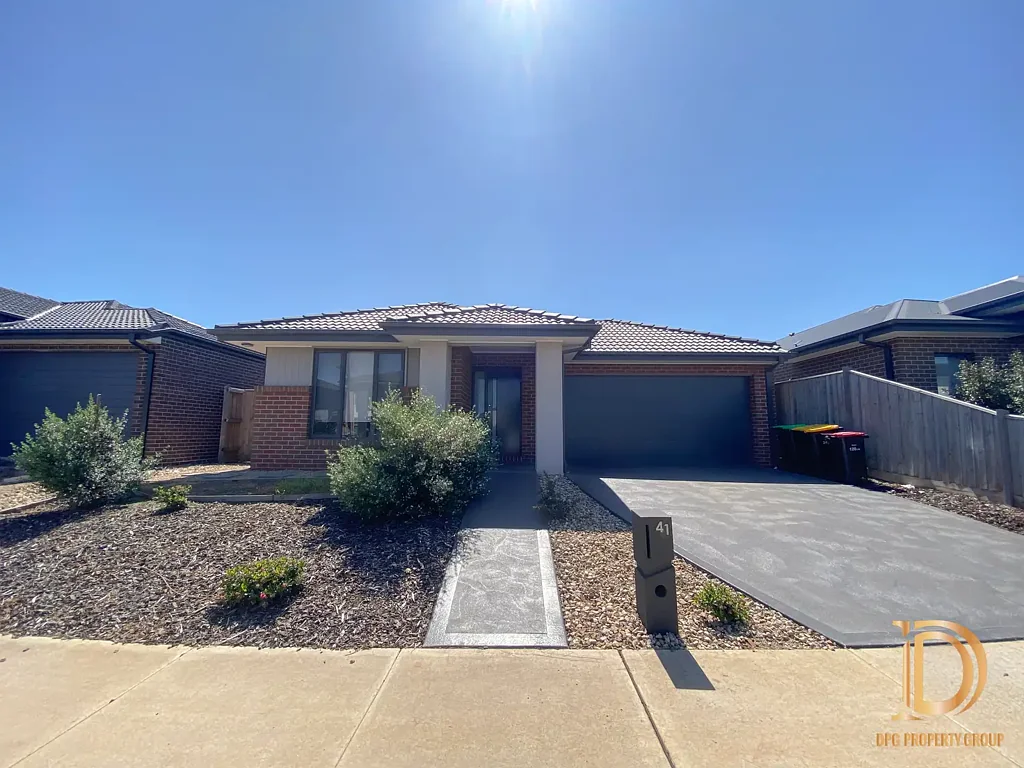 41 Iverson Circuit, Deanside, VIC 3336