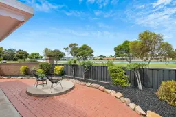 1/1 Moorea Court, West Lakes