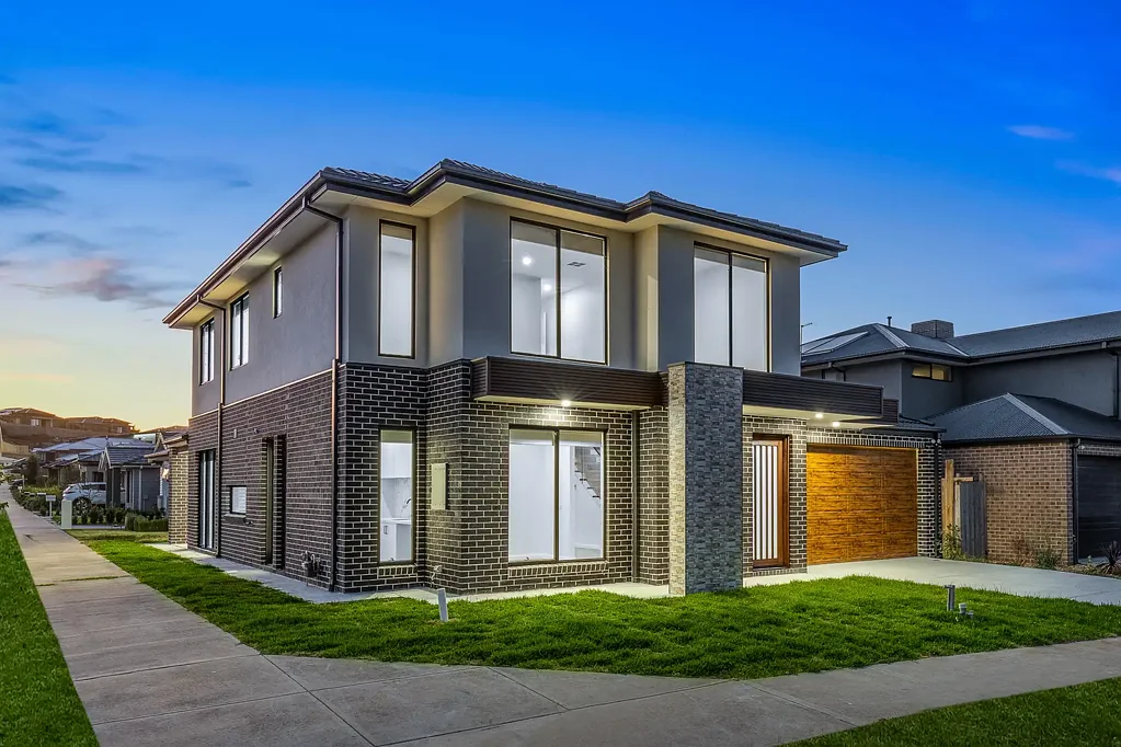 Drouin 4 Bedroom MODERN MASTERPIECE WITH PREMIUM ADDRESS