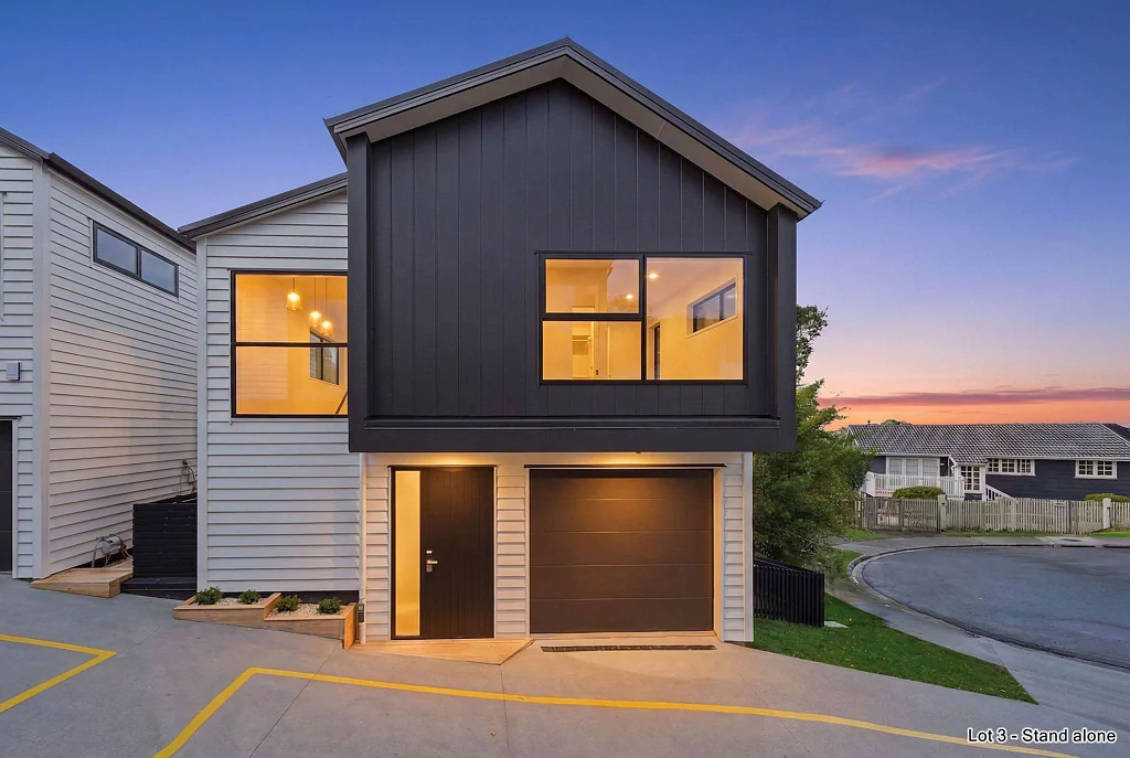 Northcross 4Moenga New Build  4 Bed  Large Deck  Northcross