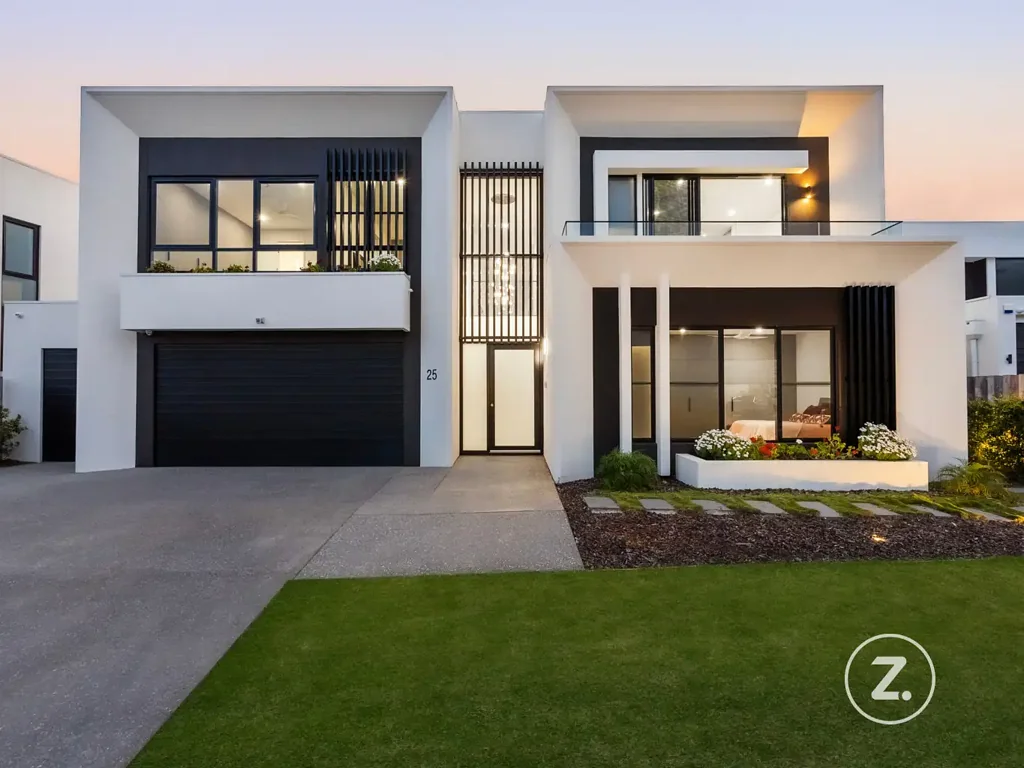 Benowa 4房  Unrivalled Elegance & Recreation: Saltwater Pool, Alfresco Entertaining & Basketball Court