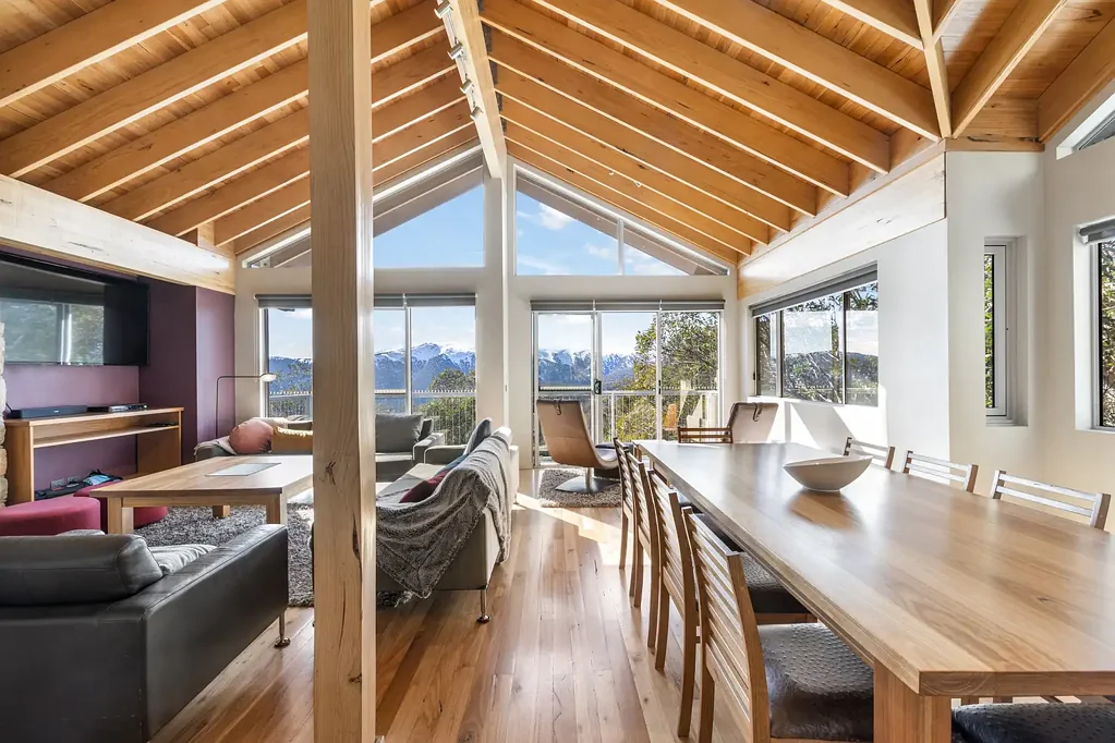 Falls Creek 4Kwarto Where Timber, Light and Mountain Views Meet
