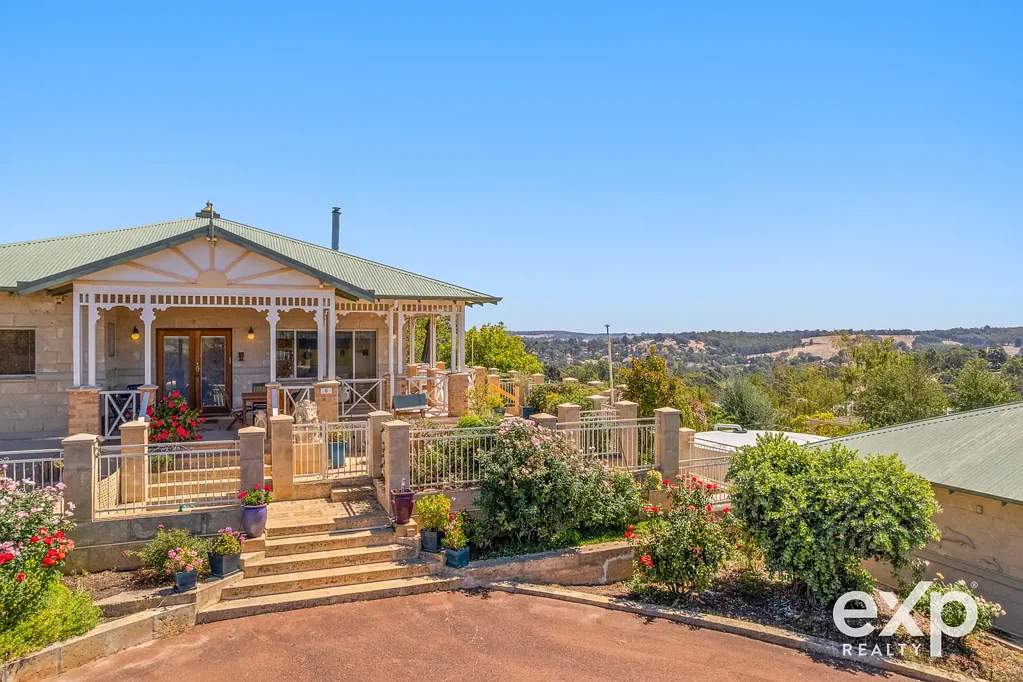 6 Robinia Way, Bridgetown, WA 6255