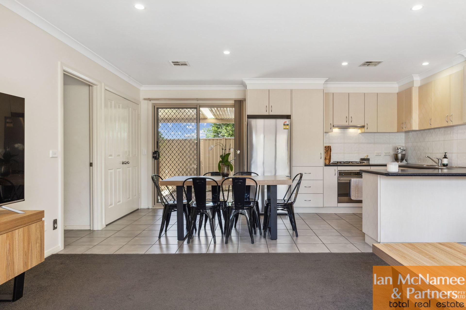 UNIT 4 30 ROSS RD, QUEANBEYAN NSW 2620, 0 phòng ngủ, 0 phòng tắm, Townhouse