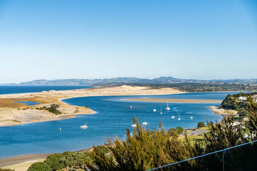 Mangawhai Heads 2 Bedroom PRIVACY - TREES - VIEWS !