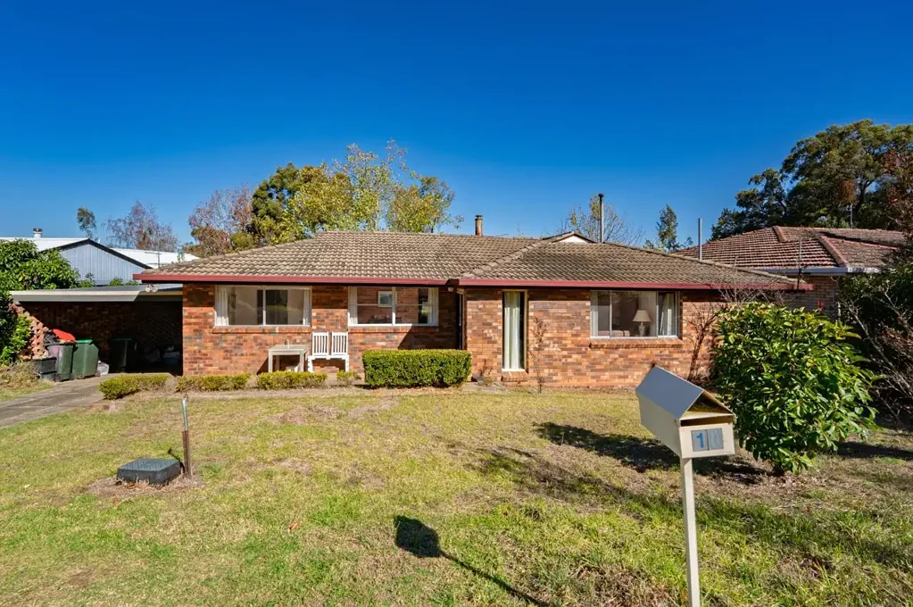 10 Campion Parade, Armidale, NSW 2350