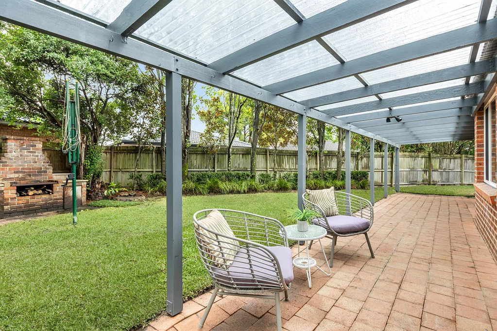 A Haven of Quiet Convenience & Low-Maintenance Family Comfort