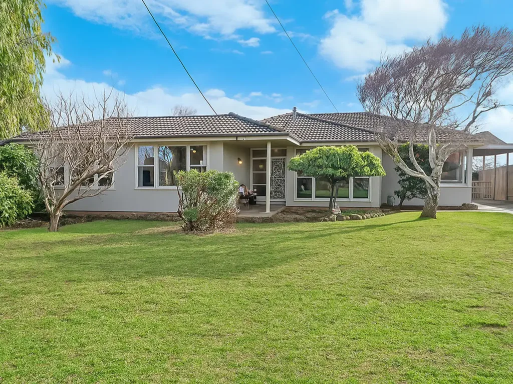 SPACIOUS 4 BED FAMILY HOME