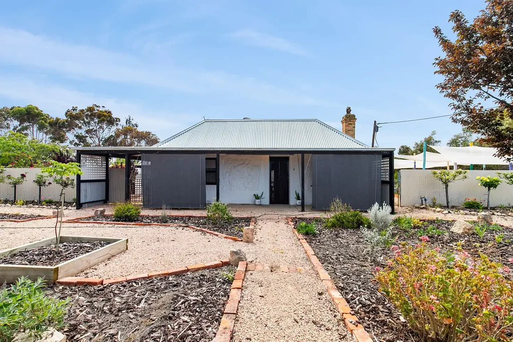 16 Derrington Terrace, Moonta, SA 5558