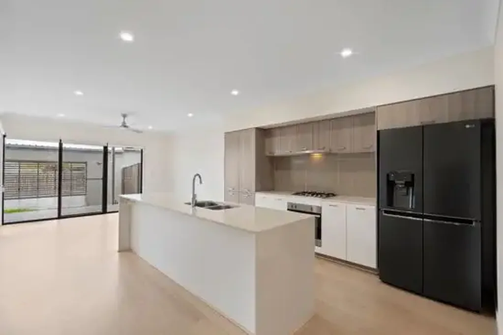 Rochedale 4Moenga Modern Living in Mansfield School Catchment