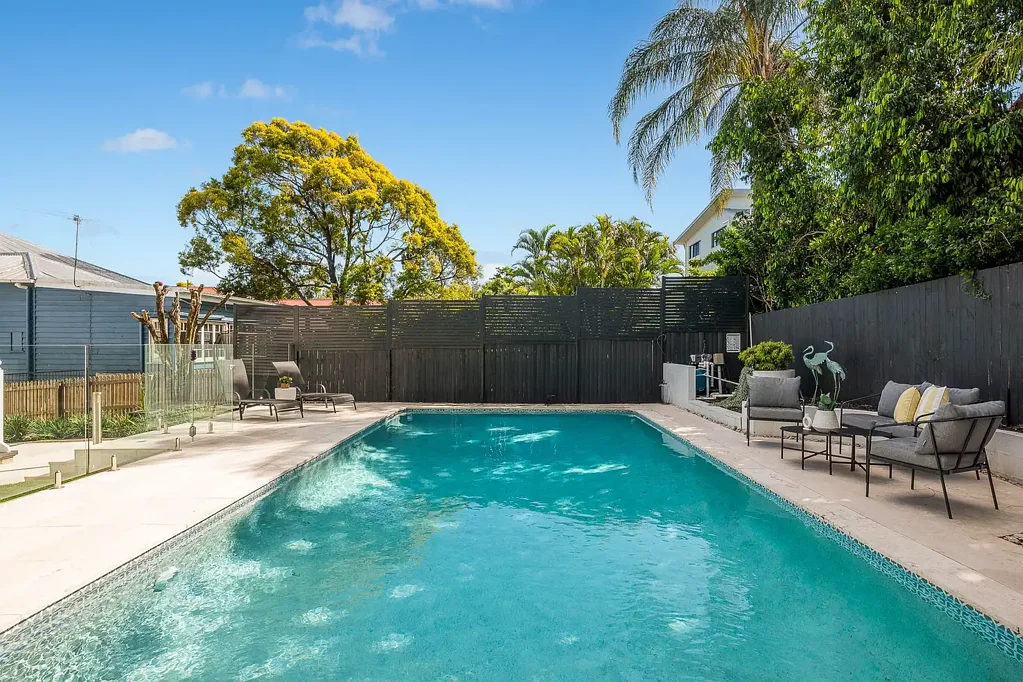 Coorparoo 5Phòng ngủ Picture-Perfect Lifestyle in this Breathtaking Queenslander