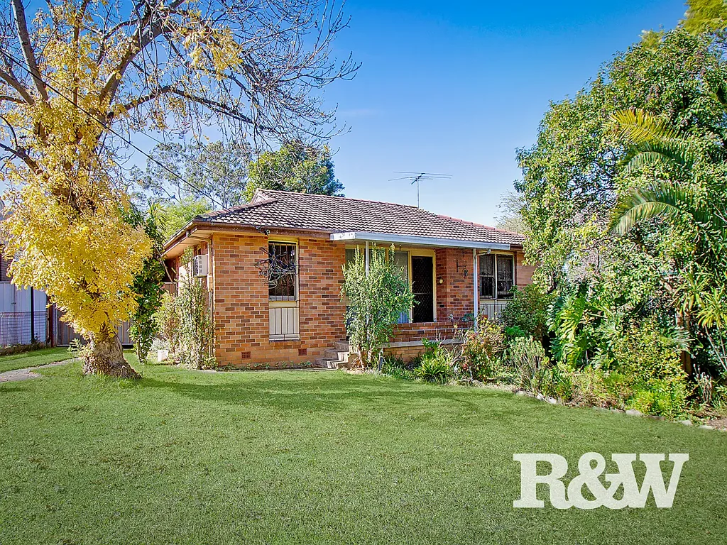 35 Idriess Crescent, Blackett, NSW 2770