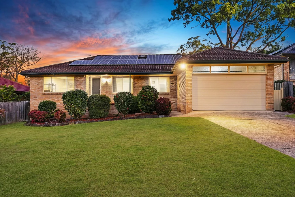 Carlingford 4房 位于优越通勤位置的宽敞家庭住宅 Impressive family dimensions in a prime commuting position