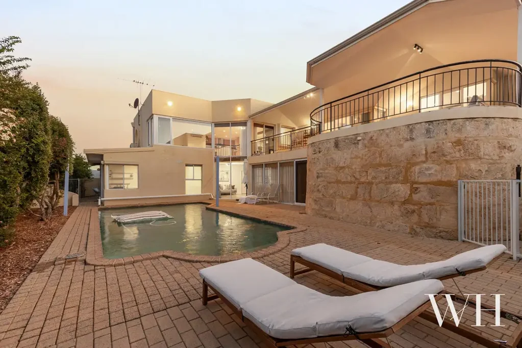 Kardinya 5બેડરૂમ Light-Filled Family Flow: Endless Panoramic Beauty