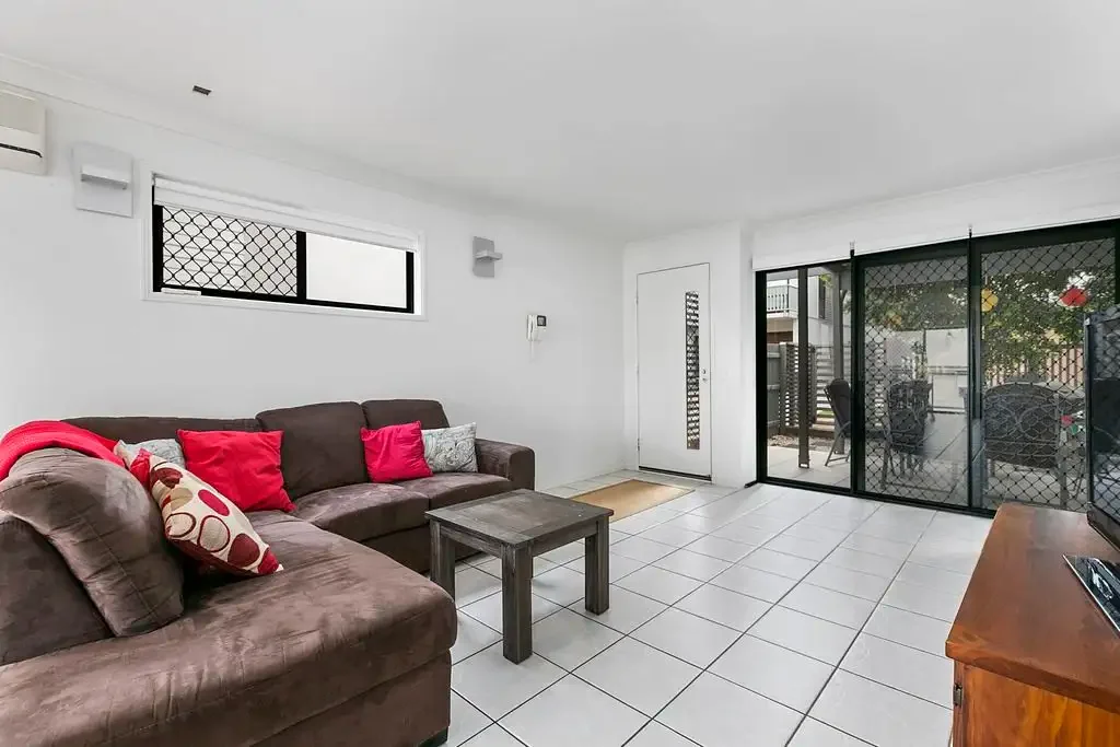 Beautiful Three Story Townhouse in Morningside!