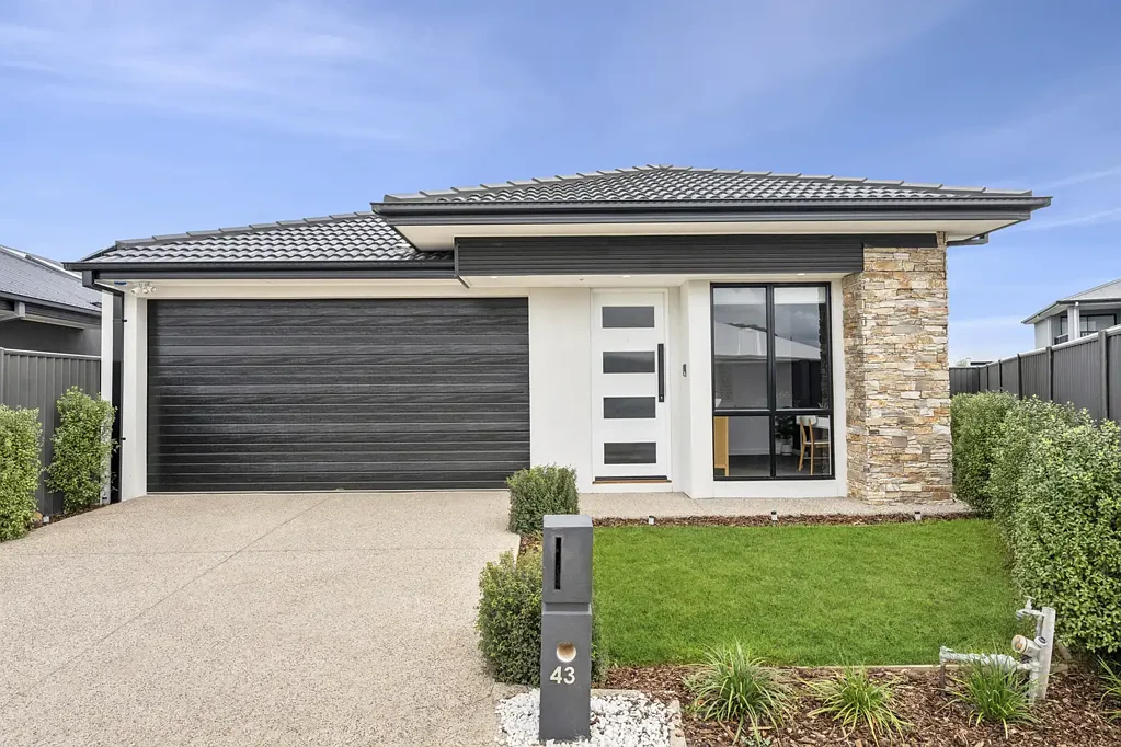 Lara 4房  Grand-Scale Luxury with Contemporary Family Appeal