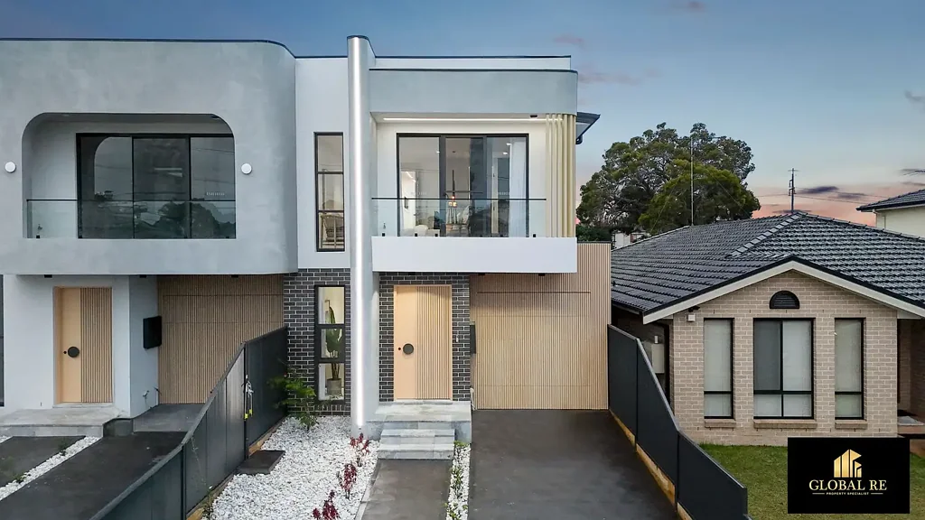 Canley Heights 5غرفة نوم Brand New Luxury Residence