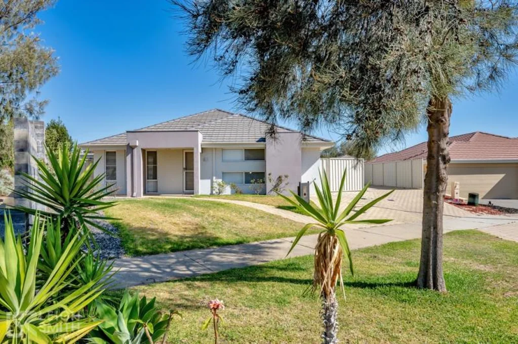 Golden Bay 4 Bedroom SOLD by Leigh Smith : Contemporary Family Living