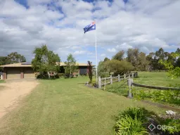 76 Hazeldene Crescent, Nicholson