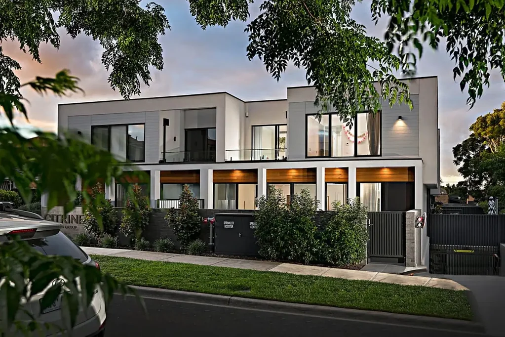 Essendon 4 Slaapkamer CITRINE'S CROWN JEWEL. POLISHED, PERFECT, AND ALL YOURS.