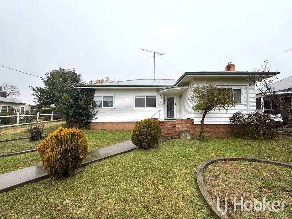 Inverell 3 Bedroom Plenty of Room to Move – Inside & Out!