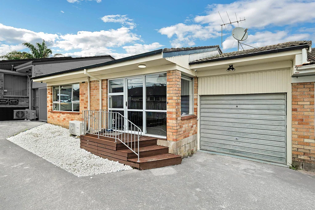Papatoetoe 2chambre Brick & Tile Home in a Super Convenient Location