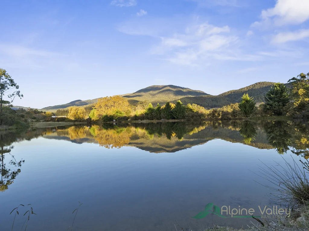 759 Mountain Creek Road, Tawonga, VIC 3697