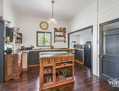 12 Jannusch Road, Gowrie Mountain, QLD 4350, 3房, 1浴, House