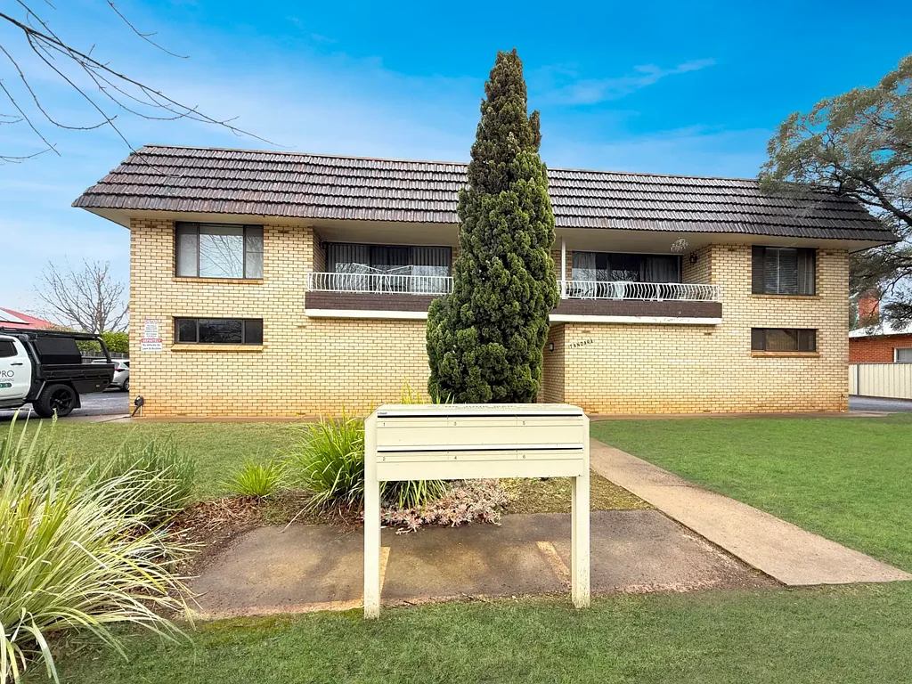 Dubbo 2 Slaapkamer Stress-Free Living in the Heart of Town