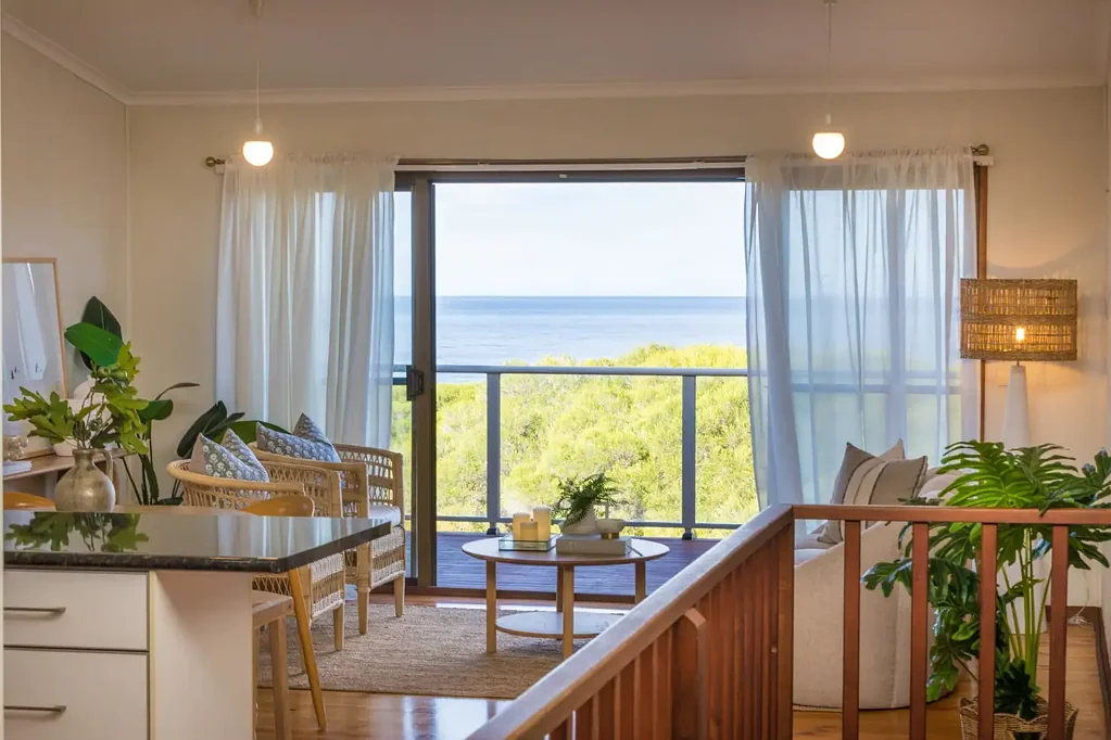 Tura Beach 2 Bedroom Beachfront Retreat with Sweeping Ocean Views