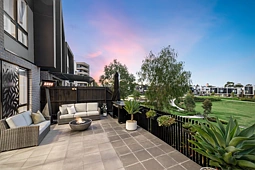 25 Northcote Circuit, Burwood East