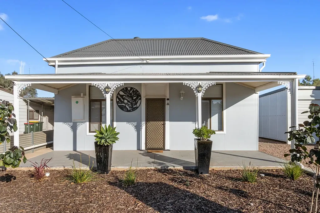 Port Pirie West 3Kwarto Beautifully Renovated Home in the Heart of Port Pirie - Just Move In!
